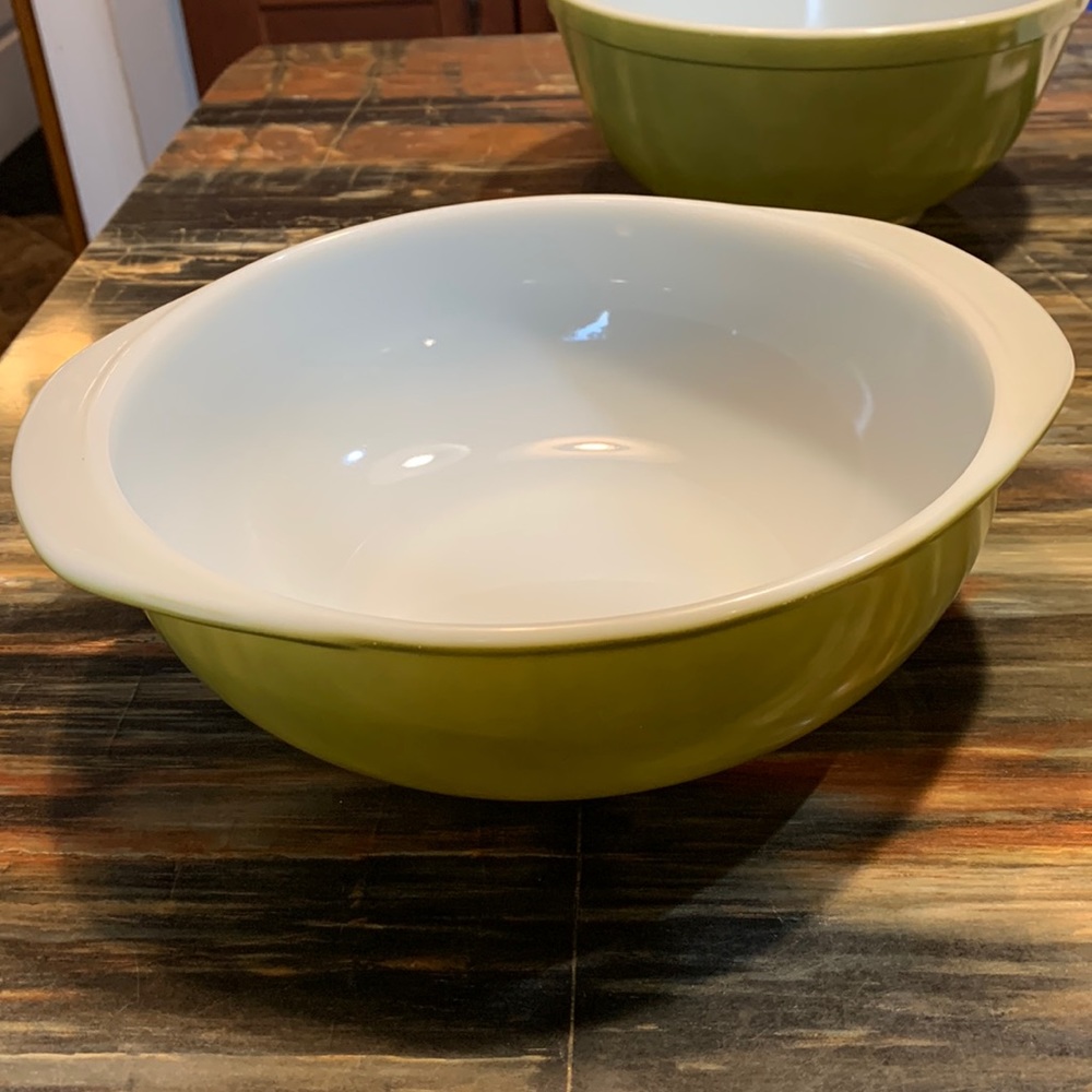 SALE!  Pyrex Verde handled bowl